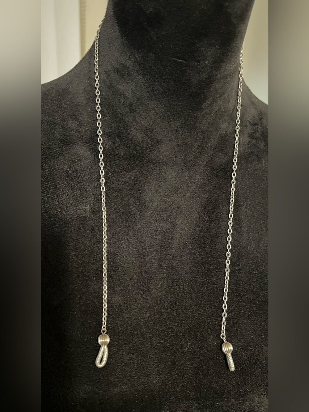 Silver Bead Chain Necklace glasses holder
